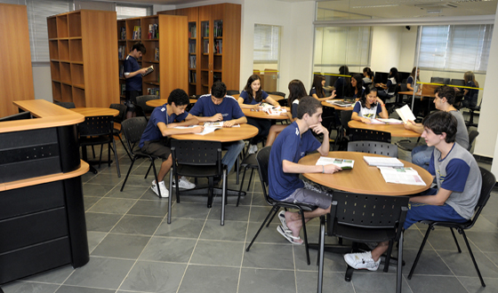 J Piaget-medio-3.jpg